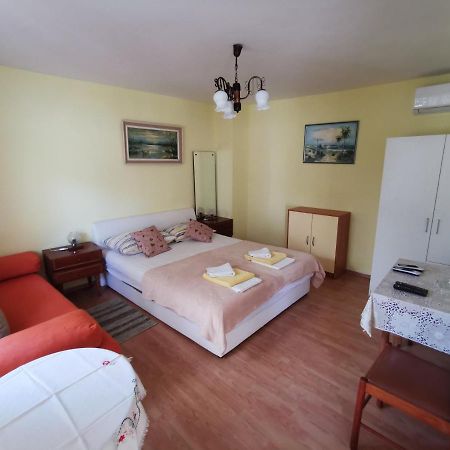 Studio Apartments Jasminka Селце Экстерьер фото