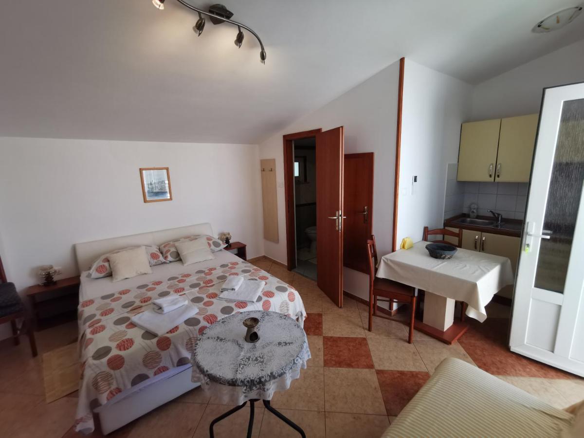 Studio Apartments Jasminka Селце Экстерьер фото