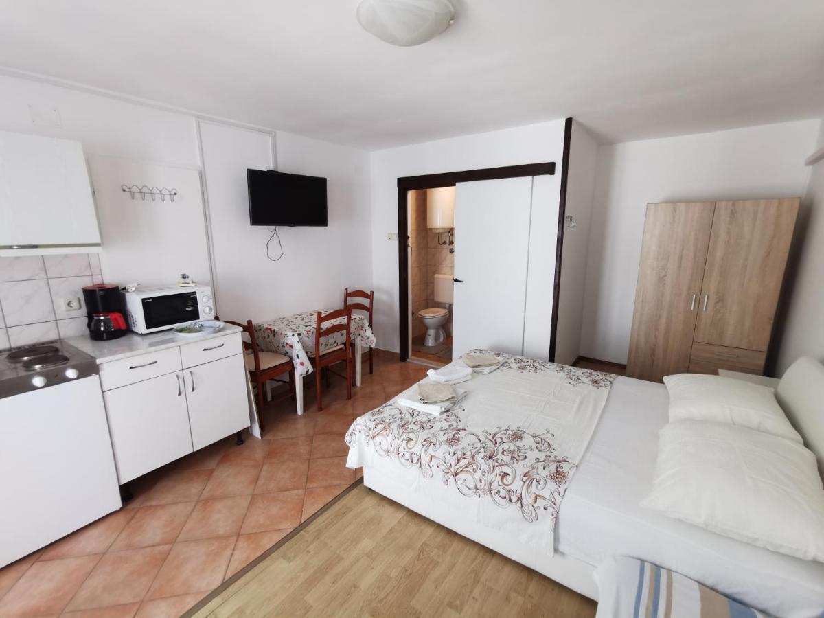 Studio Apartments Jasminka Селце Экстерьер фото