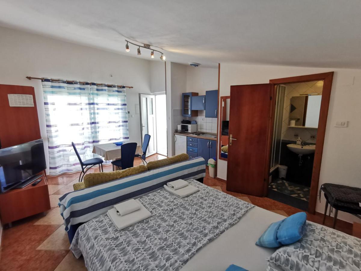 Studio Apartments Jasminka Селце Экстерьер фото
