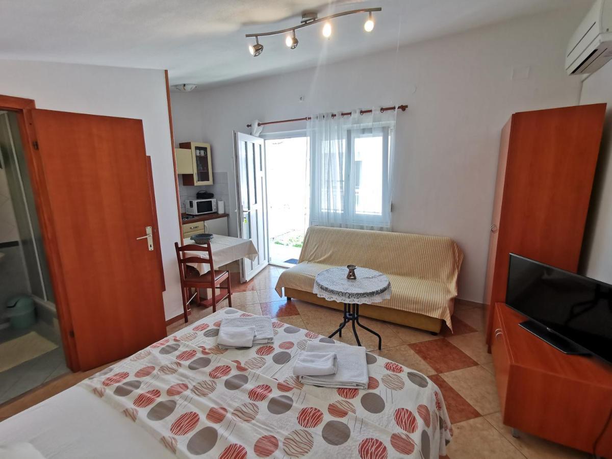 Studio Apartments Jasminka Селце Экстерьер фото