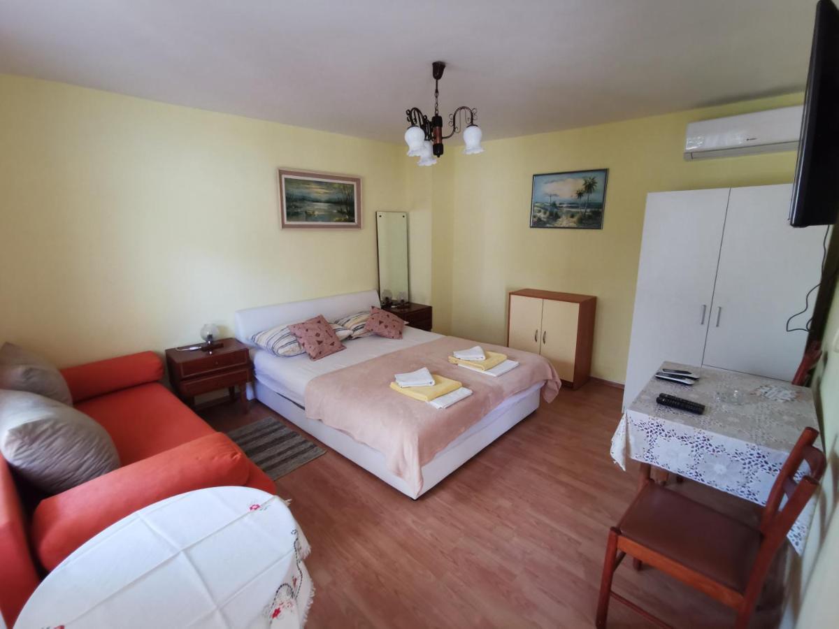 Studio Apartments Jasminka Селце Экстерьер фото