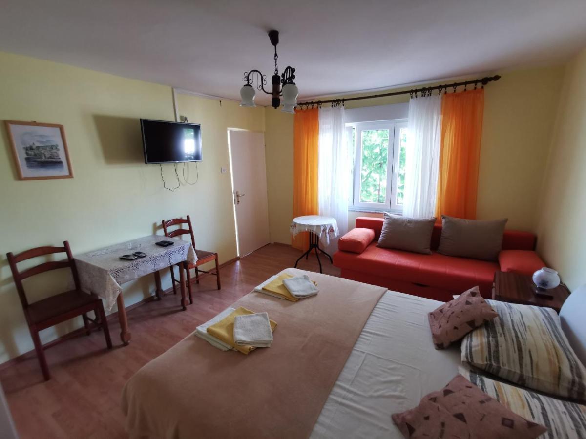 Studio Apartments Jasminka Селце Экстерьер фото