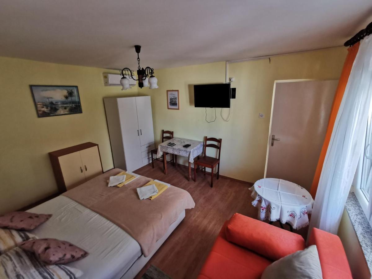 Studio Apartments Jasminka Селце Экстерьер фото